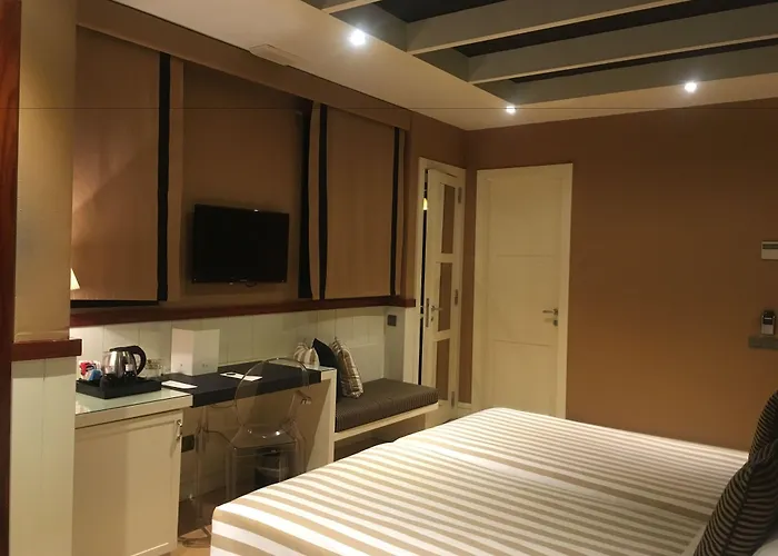 U232 호텔 4*